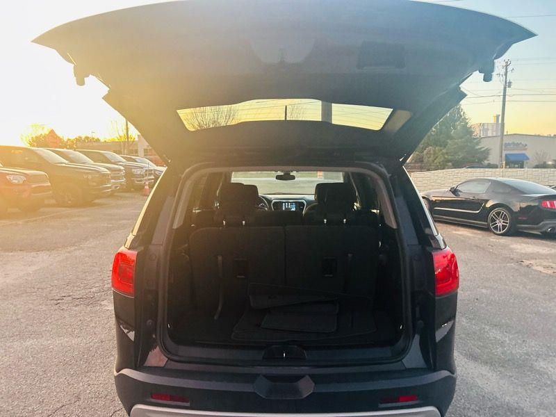 GMC Acadia FWD 4dr SLE w/SLE-1 2017