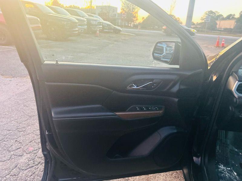 GMC Acadia FWD 4dr SLE w/SLE-1 2017