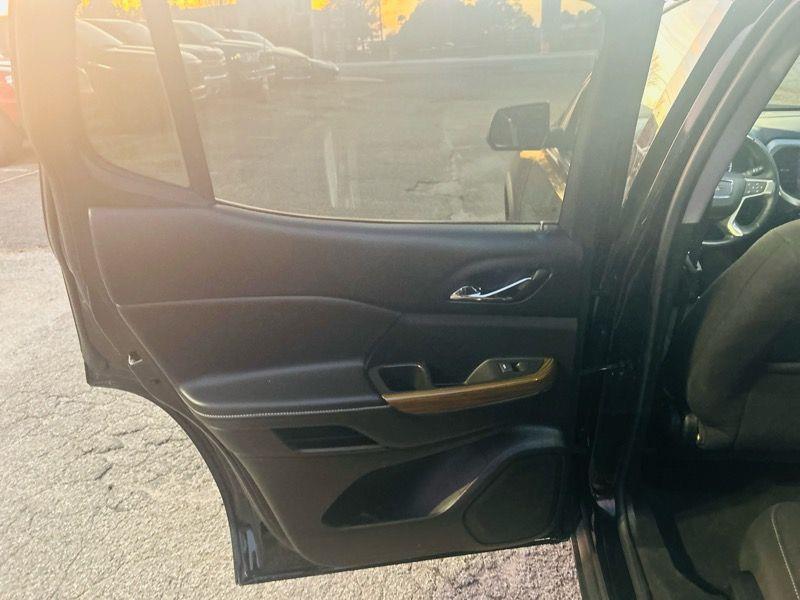 GMC Acadia FWD 4dr SLE w/SLE-1 2017