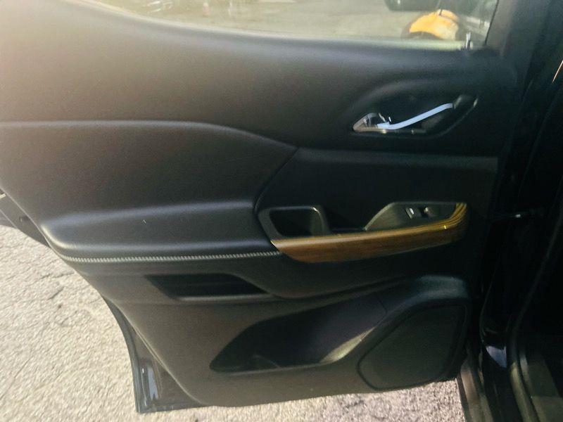 GMC Acadia FWD 4dr SLE w/SLE-1 2017