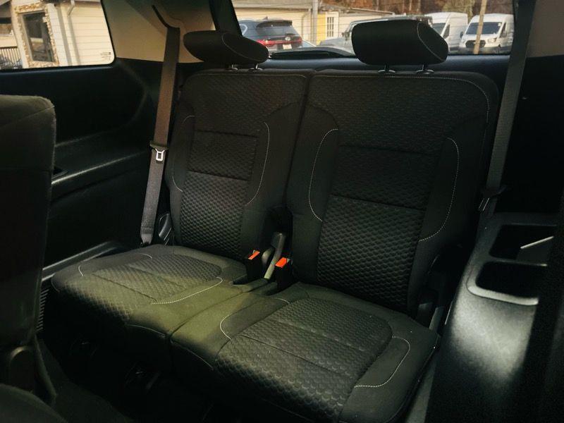 GMC Acadia FWD 4dr SLE w/SLE-1 2017