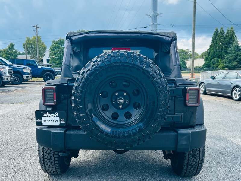 2017 Jeep Wrangler Unlimited Sport photo 5