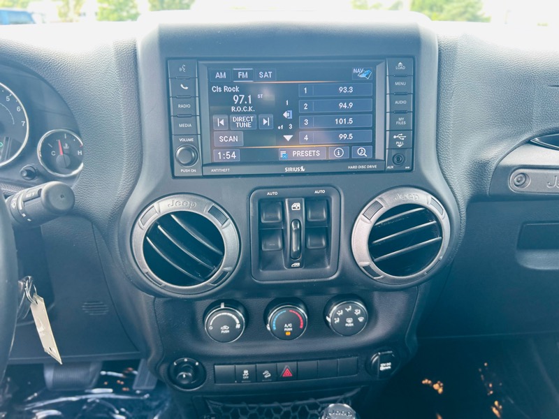2017 Jeep Wrangler Unlimited Sport photo 25