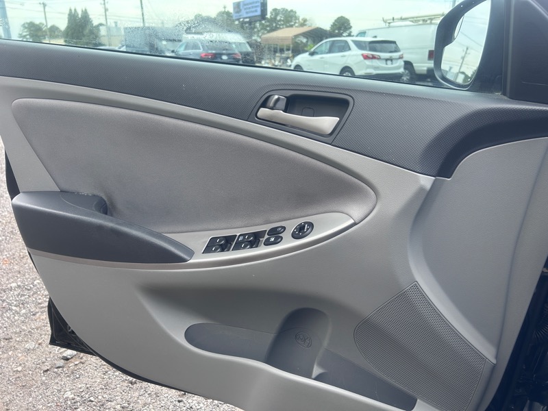 Hyundai Accent 5dr HB Auto GS 2015 Hyundai Accent 5dr HB Auto GS 2015