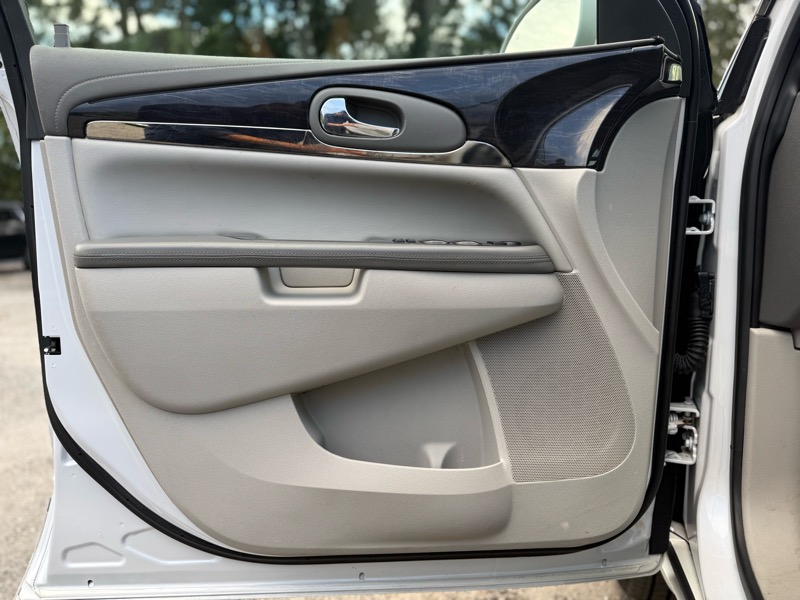 2016 Buick Enclave Convenience photo 10