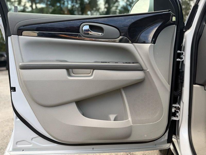 Buick Enclave FWD 4dr Convenience 2016