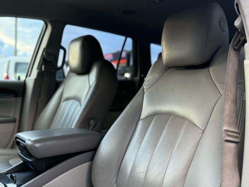 Buick Enclave FWD 4dr Convenience 2016
