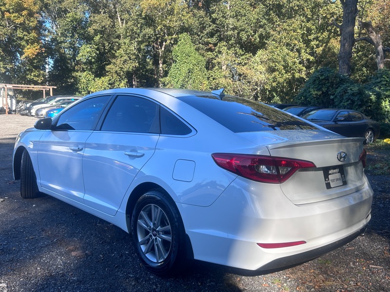 Hyundai Sonata 4dr Sdn 2.4L SE 2016 Hyundai Sonata 4dr Sdn 2.4L SE 2016