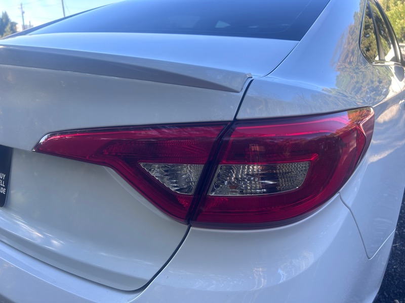 Hyundai Sonata 4dr Sdn 2.4L SE 2016 Hyundai Sonata 4dr Sdn 2.4L SE 2016