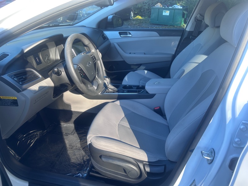Hyundai Sonata 4dr Sdn 2.4L SE 2016 Hyundai Sonata 4dr Sdn 2.4L SE 2016