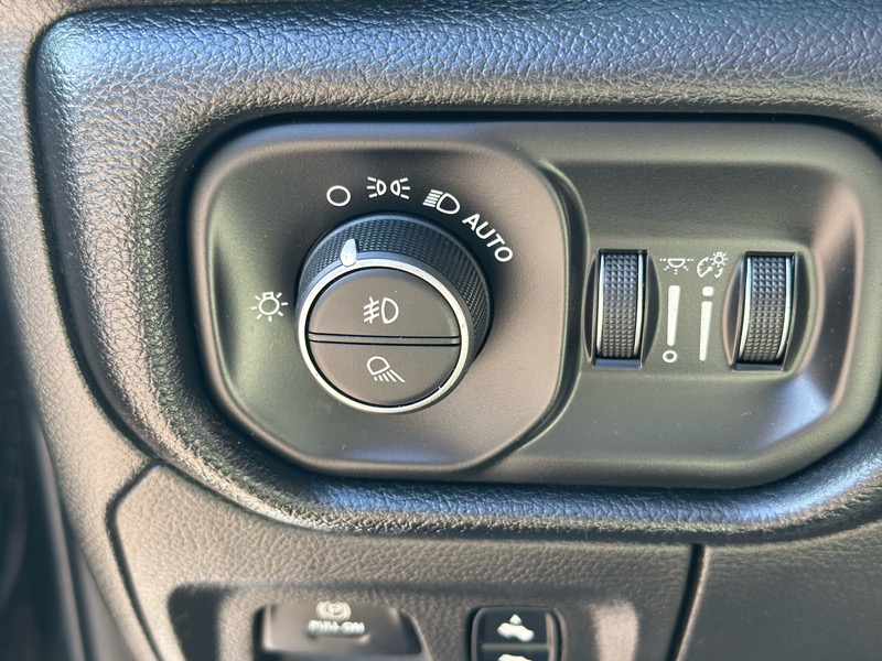 RAM 1500 Big Horn/Lone Star 4x2 Quad Cab 6'4" Box 2019 RAM 1500 Big Horn/Lone Star 4x2 Quad Cab 6'4" Box 2019
