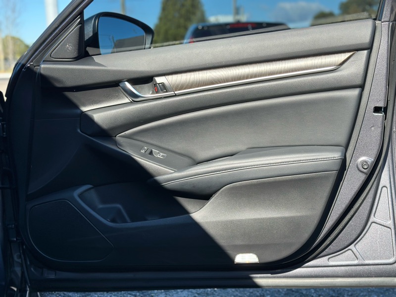 Honda Accord Sedan Touring 1.5T CVT 2018 Honda Accord Sedan Touring 1.5T CVT 2018