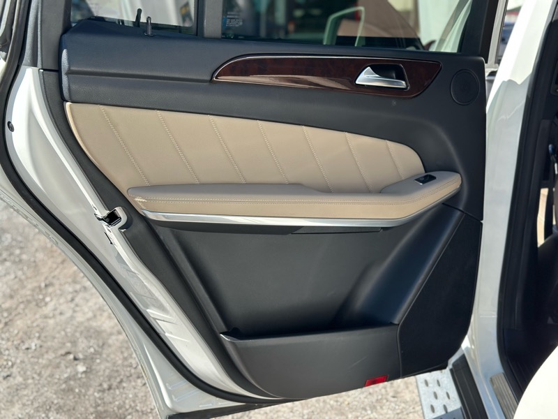 Mercedes-Benz GL-Class 4MATIC 4dr GL 450 2013 Mercedes-Benz GL-Class 4MATIC 4dr GL 450 2013