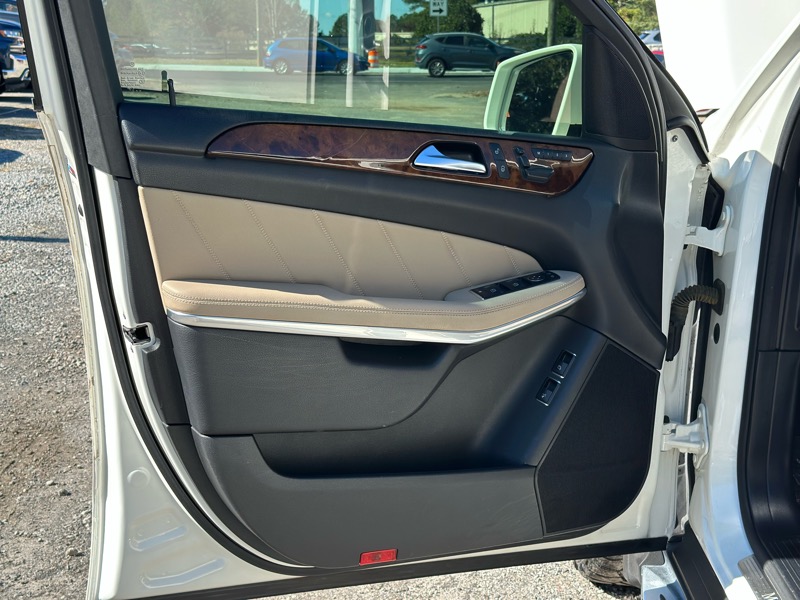 Mercedes-Benz GL-Class 4MATIC 4dr GL 450 2013 Mercedes-Benz GL-Class 4MATIC 4dr GL 450 2013