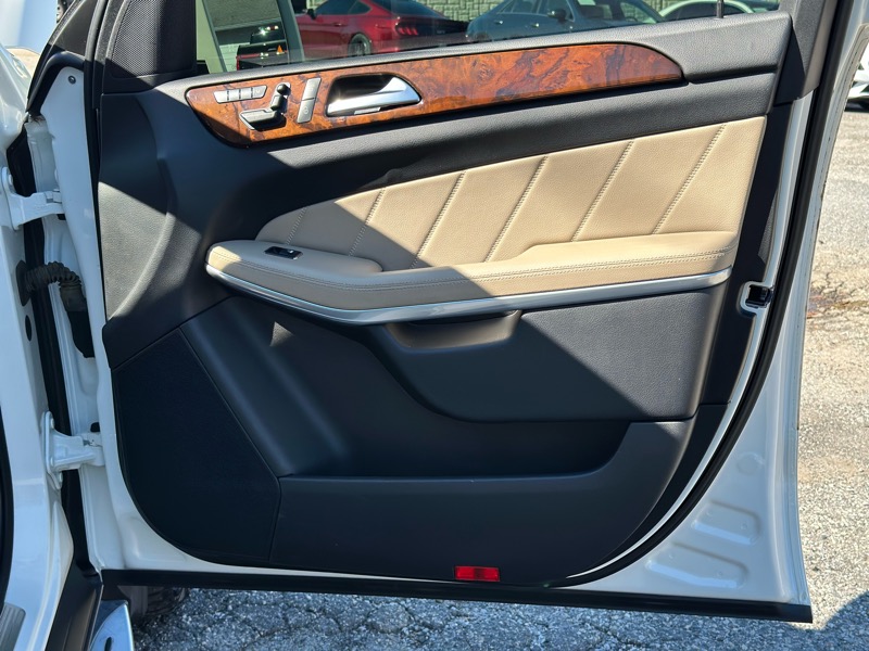 Mercedes-Benz GL-Class 4MATIC 4dr GL 450 2013 Mercedes-Benz GL-Class 4MATIC 4dr GL 450 2013