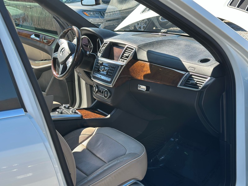 Mercedes-Benz GL-Class 4MATIC 4dr GL 450 2013 Mercedes-Benz GL-Class 4MATIC 4dr GL 450 2013