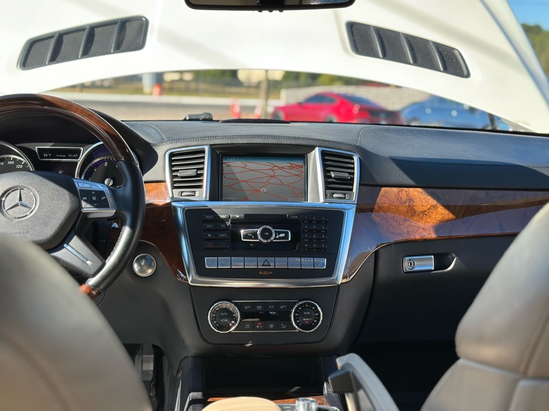 Mercedes-Benz GL-Class 4MATIC 4dr GL 450 2013 Mercedes-Benz GL-Class 4MATIC 4dr GL 450 2013