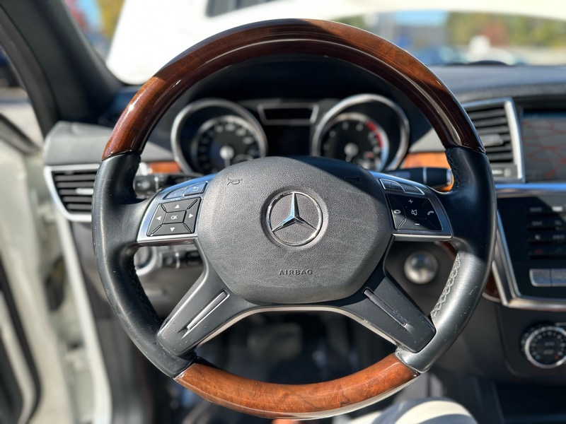 Mercedes-Benz GL-Class 4MATIC 4dr GL 450 2013 Mercedes-Benz GL-Class 4MATIC 4dr GL 450 2013