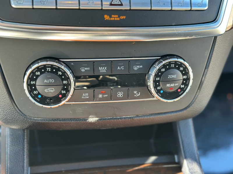 Mercedes-Benz GL-Class 4MATIC 4dr GL 450 2013 Mercedes-Benz GL-Class 4MATIC 4dr GL 450 2013