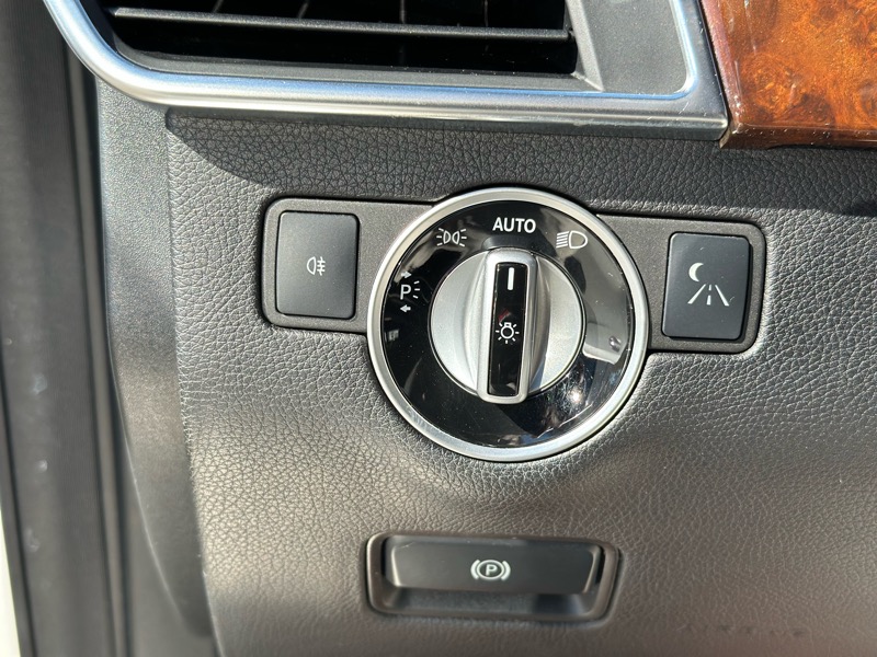 Mercedes-Benz GL-Class 4MATIC 4dr GL 450 2013 Mercedes-Benz GL-Class 4MATIC 4dr GL 450 2013