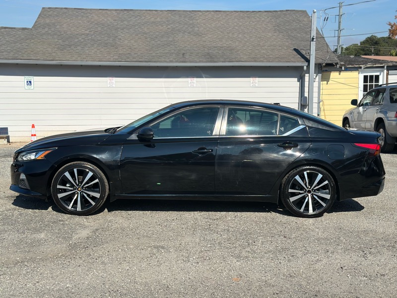 2021 Nissan Altima 2.5 SR photo 3