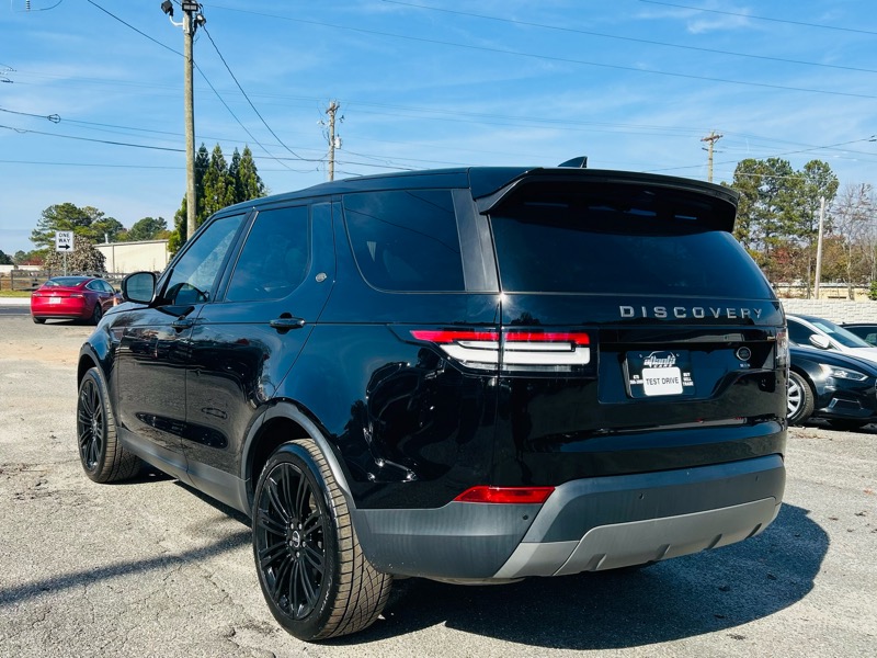 2018 Land Rover Discovery SE photo 2