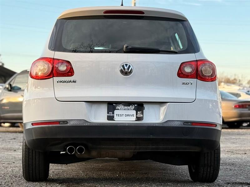 Volkswagen Tiguan 2WD 4dr SE 2011