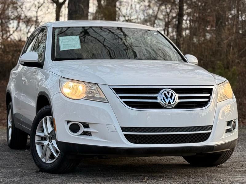 Volkswagen Tiguan 2WD 4dr SE 2011