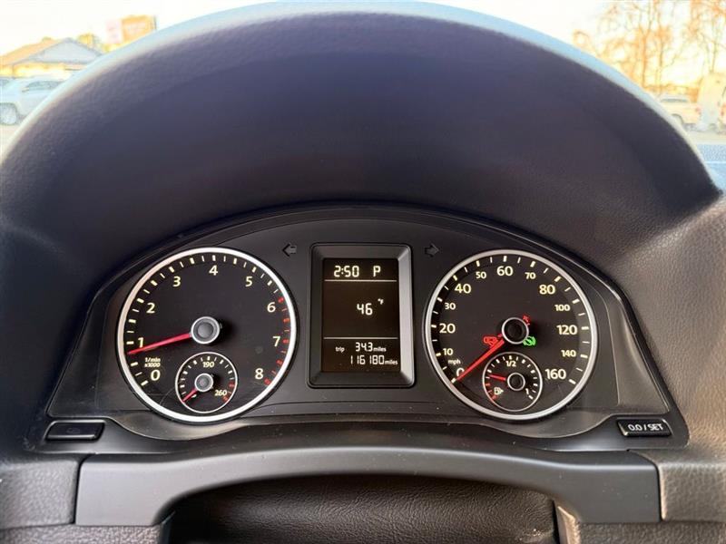 Volkswagen Tiguan 2WD 4dr SE 2011
