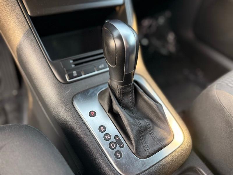 Volkswagen Tiguan 2WD 4dr SE 2011
