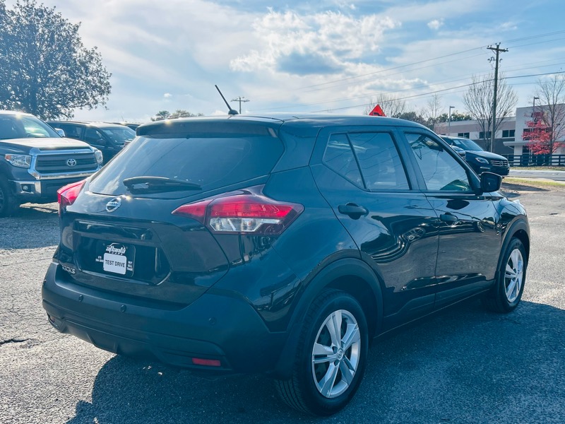 2020 Nissan Kicks S photo 4