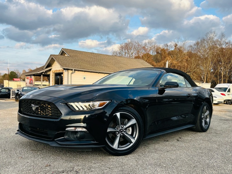 2015 Ford Mustang V6 Convertible photo 2