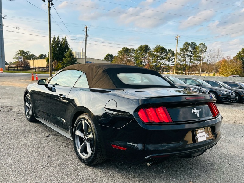 2015 Ford Mustang V6 Convertible photo 4