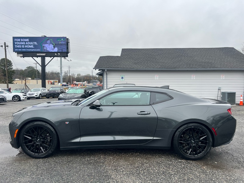 2017 Chevrolet Camaro 1LT photo 2