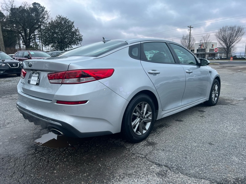 2019 Kia Optima LX photo 3