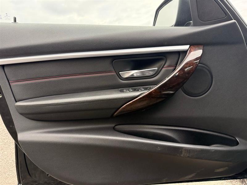 BMW 3 Series 4dr Sdn 328i xDrive AWD SULEV South Africa 2016