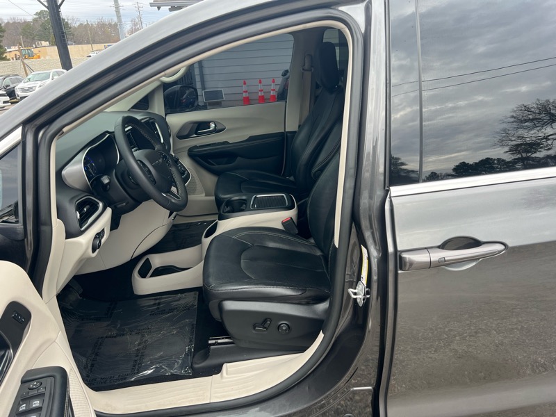 Chrysler Pacifica Touring L FWD 2022