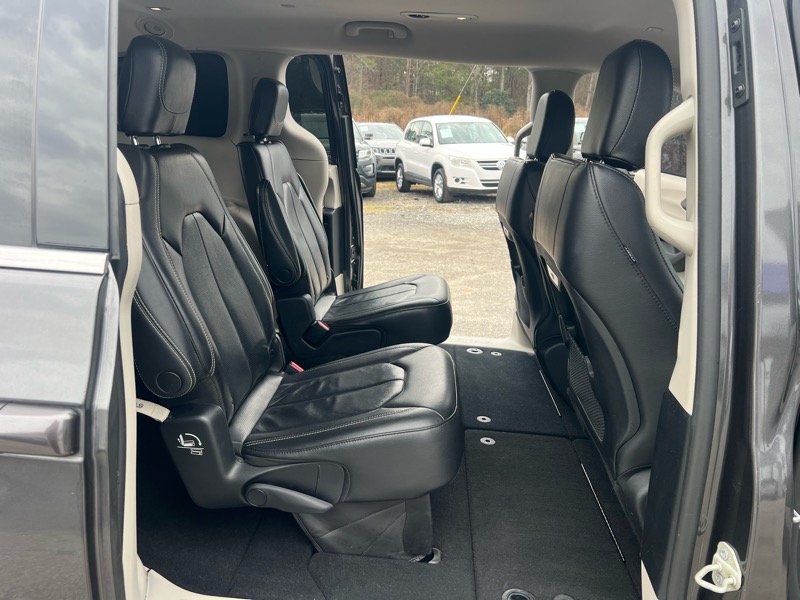 Chrysler Pacifica Touring L FWD 2022