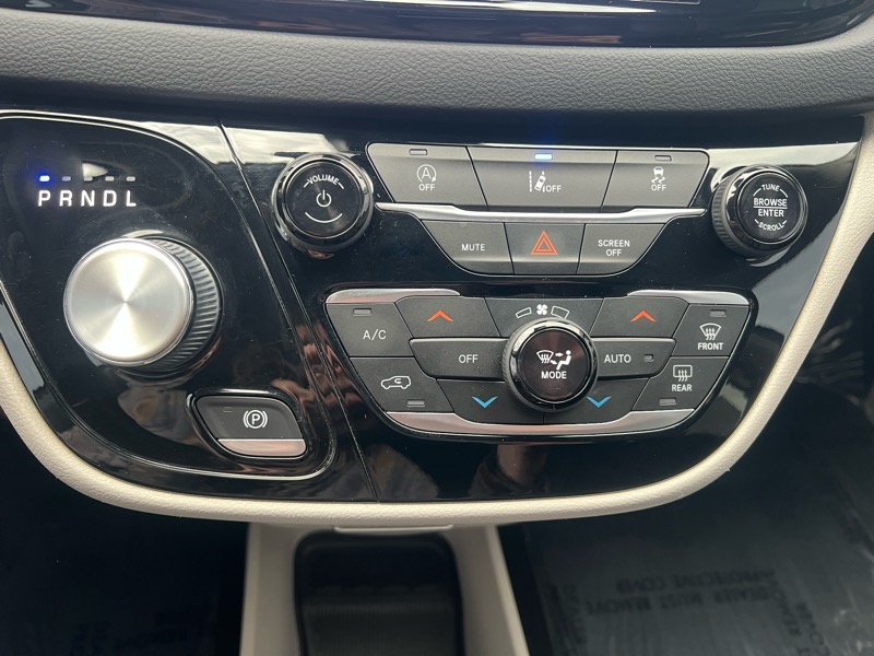 Chrysler Pacifica Touring L FWD 2022