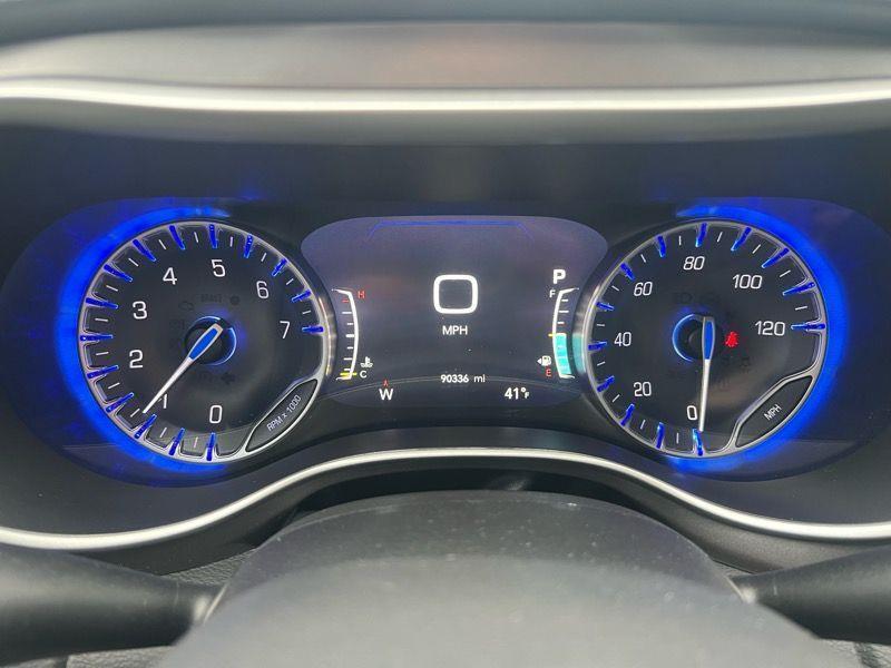 Chrysler Pacifica Touring L FWD 2022