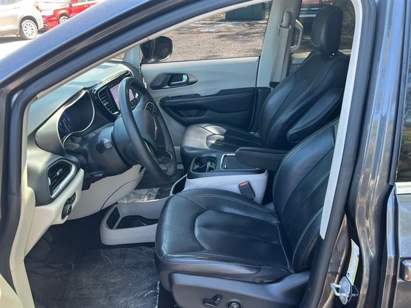 Chrysler Pacifica Touring L FWD 2022