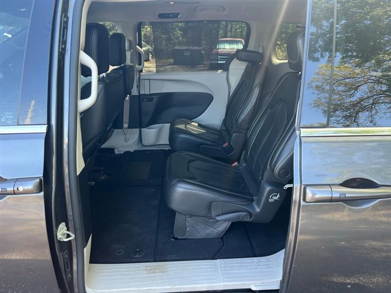 Chrysler Pacifica Touring L FWD 2022