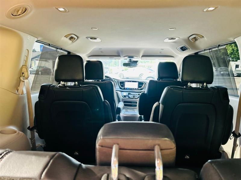 Chrysler Pacifica Touring L FWD 2022