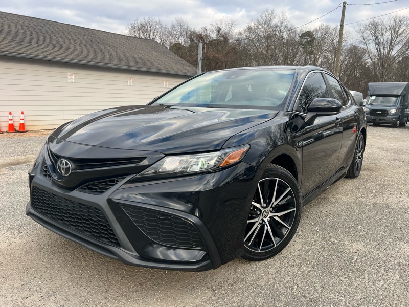2021 Toyota Camry SE Nightshade Auto (Natl)