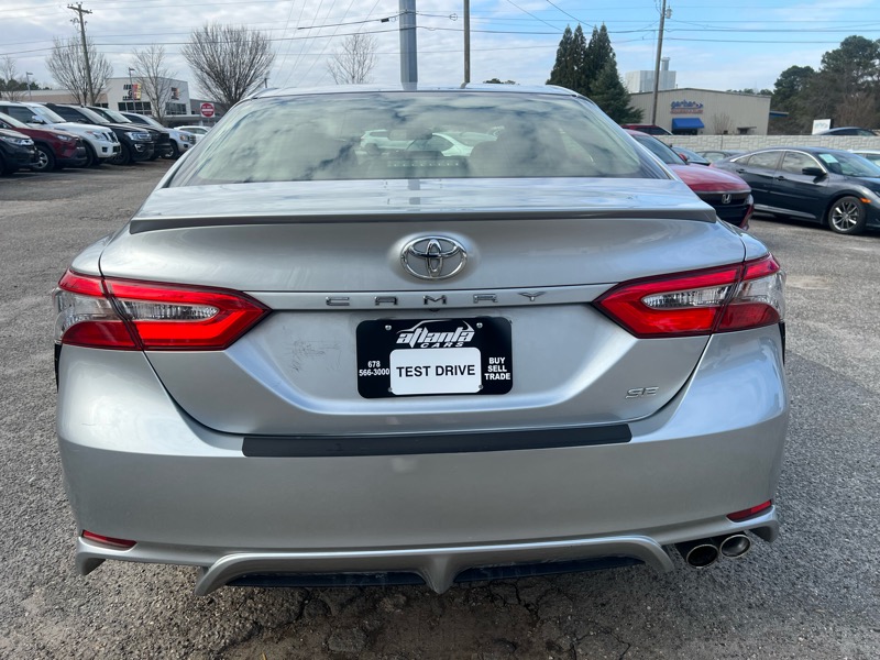 Toyota Camry SE Auto (Natl) 2018