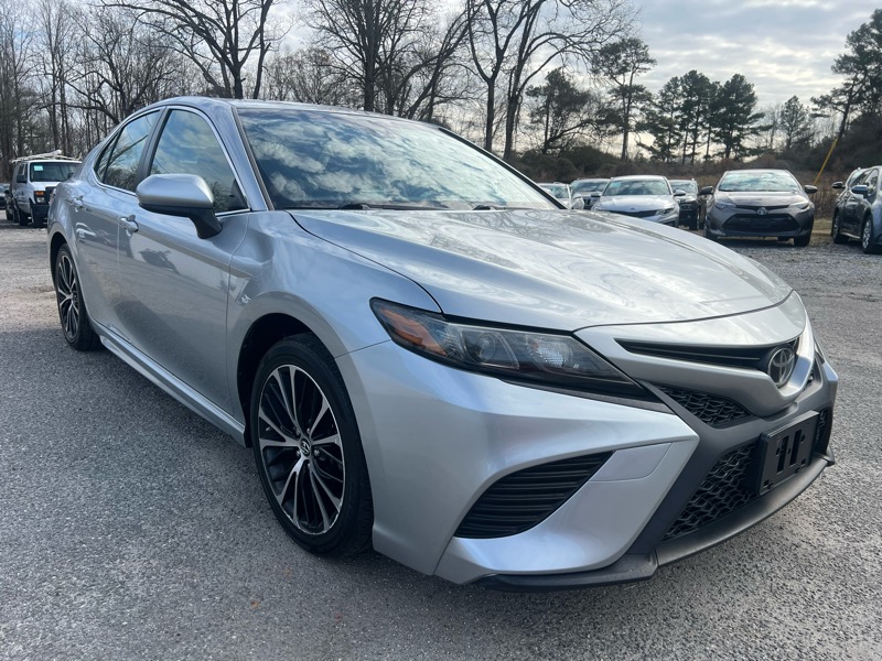 Toyota Camry SE Auto (Natl) 2018