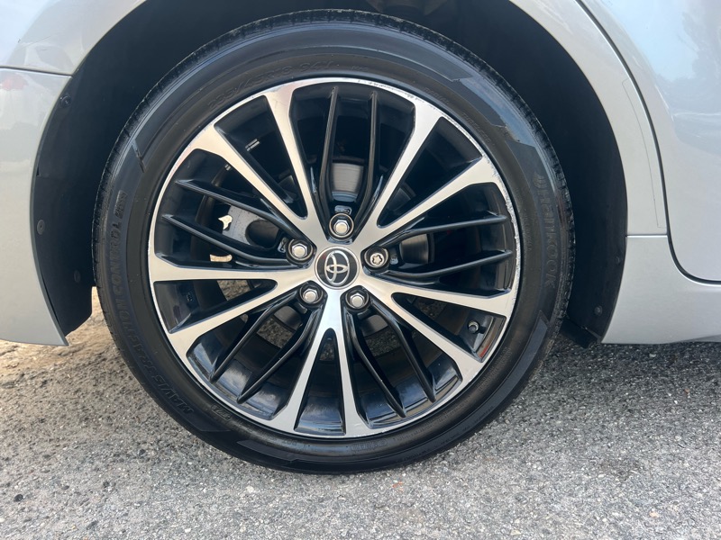 Toyota Camry SE Auto (Natl) 2018