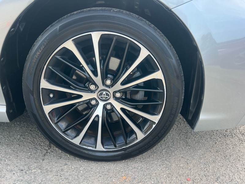 Toyota Camry SE Auto (Natl) 2018