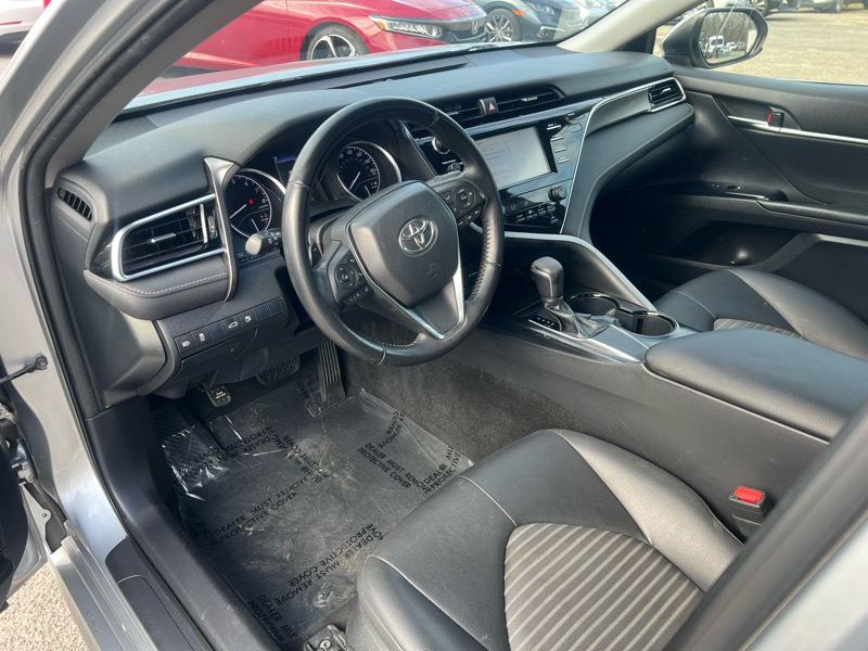 Toyota Camry SE Auto (Natl) 2018