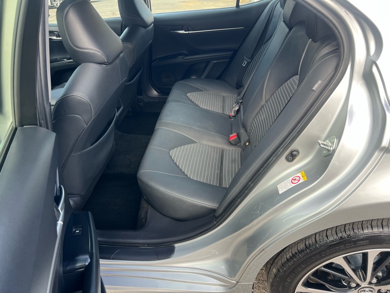 Toyota Camry SE Auto (Natl) 2018